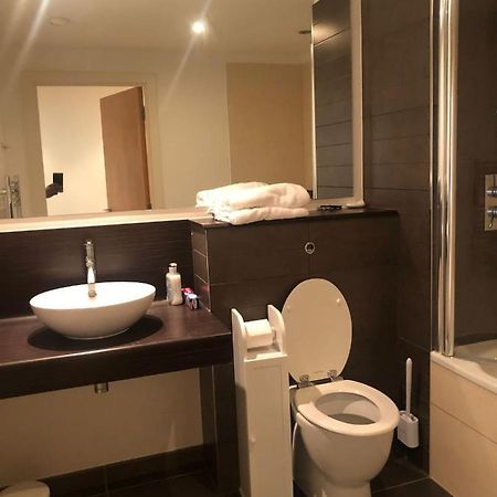 Lovely Serviced Apartment 2Min 2 City Center Manchester Exteriör bild