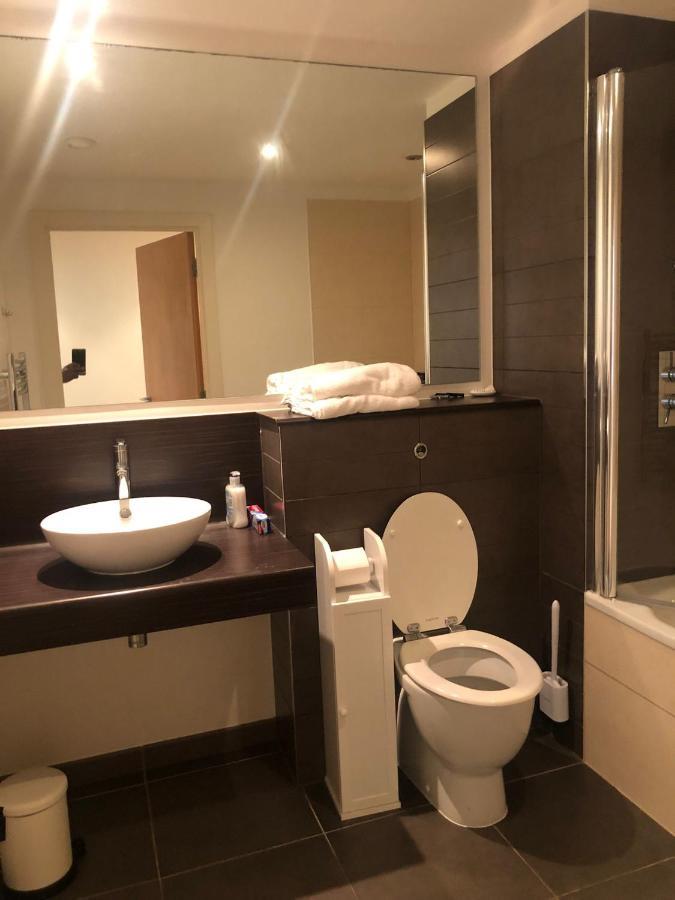 Lovely Serviced Apartment 2Min 2 City Center Manchester Exteriör bild